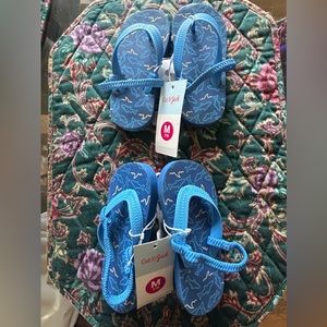 Kids flip-flops M 7/8 cat and Jack- 2 pair included